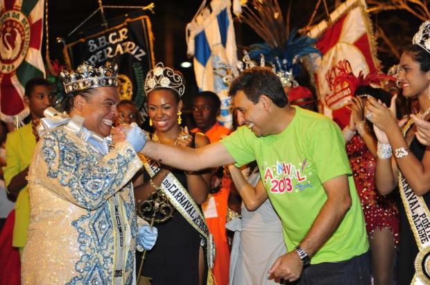 Entrega das chaves da cidade marca abertura do Carnaval de Porto Alegre Luiz Armando Vaz/Agencia RBS Entrega das chaves da cidade marca abertura do Carnaval de Porto Alegre Luiz Armando Vaz/Agencia RBS