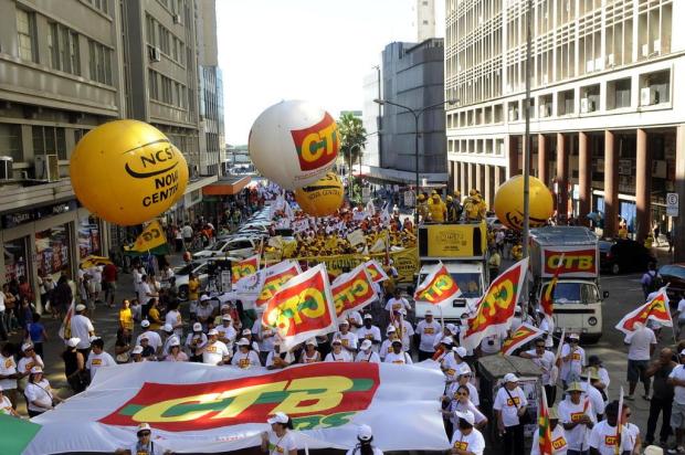 Fórum Social Temático tem marcha vazia em Porto Alegre Wilson Dias/Abr Fórum Social Temático tem marcha vazia em Porto Alegre Wilson Dias/Abr