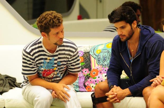 Aslan e Marcello se enfrentam no paredão João Cotta/TV Globo/Divulgação Aslan e Marcello se enfrentam no paredão João Cotta/TV Globo/Divulgação