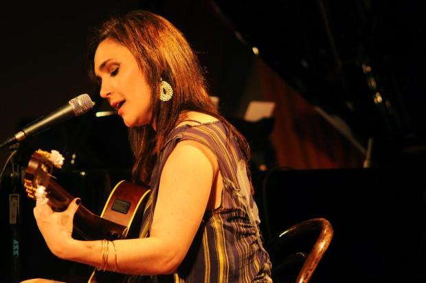 Adriana Deffenti apresenta o show 'Em Mãos' Maria Elisa Olsen/Divulgação