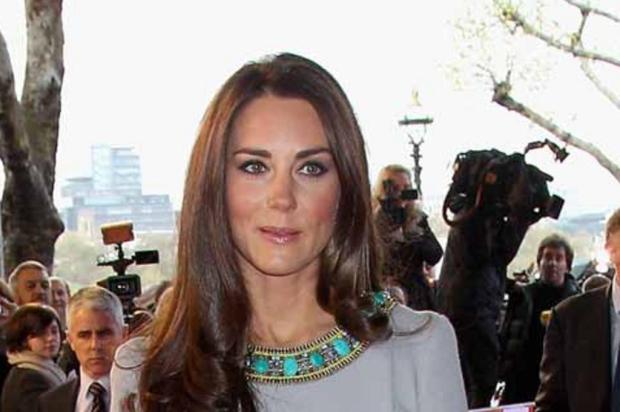 Kate Middleton procura por jeggins em loja de Londres POOL / Chris Jackson/AFP PHOTO Kate Middleton procura por jeggins em loja de Londres POOL / Chris Jackson/AFP PHOTO