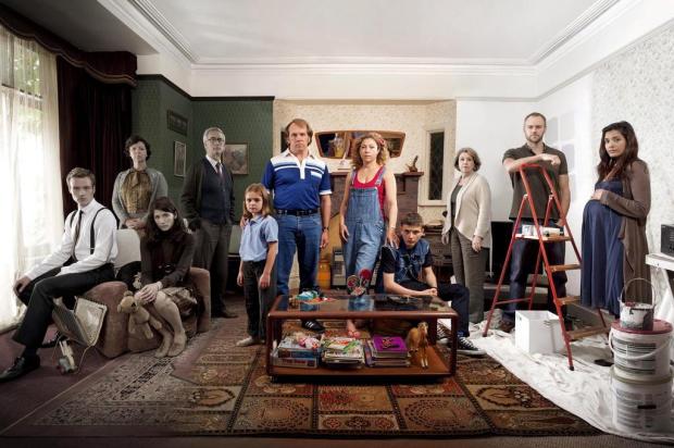 Série "Marchlands" mostra a experiência de três famílias em casa assombrada STEVE BROWN/Divulgação Série "Marchlands" mostra a experiência de três famílias em casa assombrada STEVE BROWN/Divulgação
