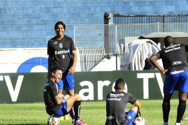 Para superar a LDU, Luxa deve apostar em Cris e Marcelo Moreno Luiz Armando Vaz/Agencia RBS Para superar a LDU, Luxa deve apostar em Cris e Marcelo Moreno Luiz Armando Vaz/Agencia RBS