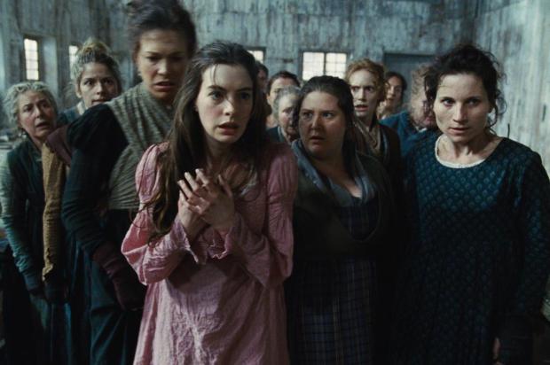 Figurinista de 'Os Miseráveis' inspirou-se no estilo cromático de Almodóvar Universal Pictures/Divulgação