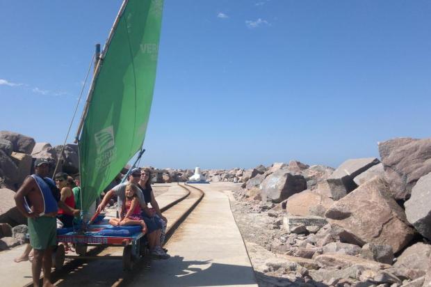 Vento forte reduz movimento na beira da Praia do Cassino Júlia Otero/Agência RBS