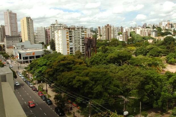 Caminhada Turística de Verão percorre atrativos do bairro Moinhos de Vento Arivaldo Chaves/Agencia RBS Caminhada Turística de Verão percorre atrativos do bairro Moinhos de Vento Arivaldo Chaves/Agencia RBS