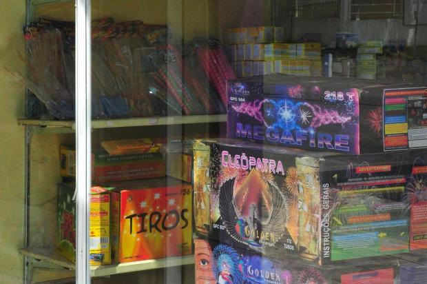 Funcionário de loja diz que banda comprava artefatos pirotécnicos "toda semana" Jean Pimentel/Agencia RBS Funcionário de loja diz que banda comprava artefatos pirotécnicos "toda semana" Jean Pimentel/Agencia RBS