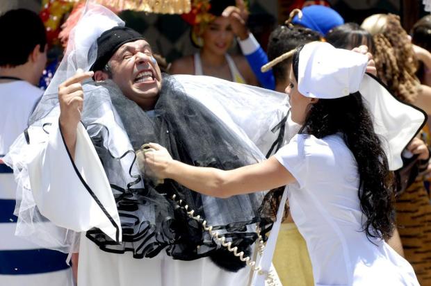 Em 'Os Caras de Pau' deste domingo, Jorginho e Pedrão procuram namorada no carnaval Rafael Sorín/TV Globo/Divulgação