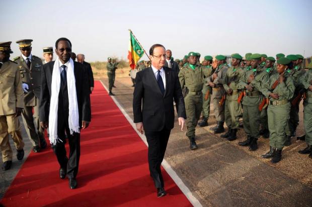 Presidente francês visita o Mali PASCAL GUYOT / AFP/AFP Presidente francês visita o Mali PASCAL GUYOT / AFP/AFP