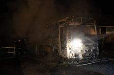 Polícia investiga se incêndio em ônibus entre Pomerode e Jaraguá do Sul tem relação com ataques em Santa Catarina 14BPM/divulgação/14BPM/divulgação Polícia investiga se incêndio em ônibus entre Pomerode e Jaraguá do Sul tem relação com ataques em Santa Catarina 14BPM/divulgação/14BPM/divulgação