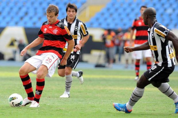 Jogadores do Flamengo brigam e são expulsos de treinamento Bernardo Monteiro/VIPCOMM/Divulgação