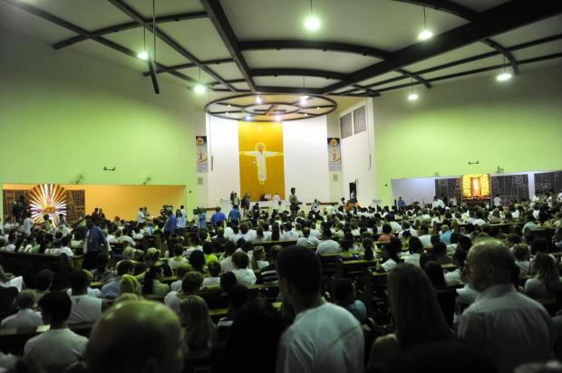 Missa reúne cerca de 4 mil pessoas na Basílica da Medianeira em Santa Maria Ronald Mendes/Agencia RBS