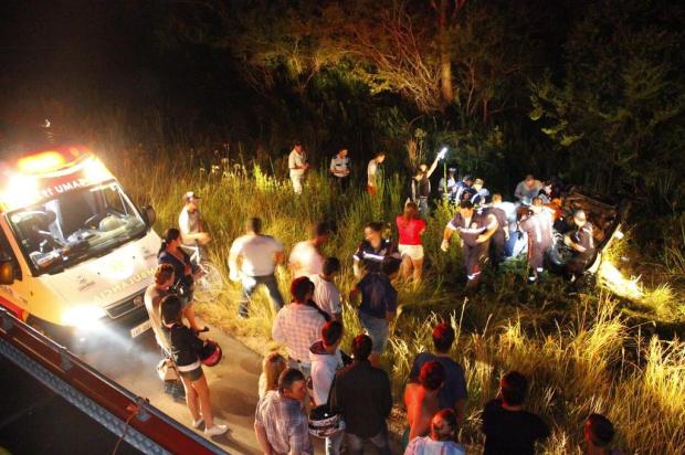 Colisão entre dois carros deixa um morto e quatro feridos em Santa Maria MAURÍCIO BARBOSA/Especial Colisão entre dois carros deixa um morto e quatro feridos em Santa Maria MAURÍCIO BARBOSA/Especial