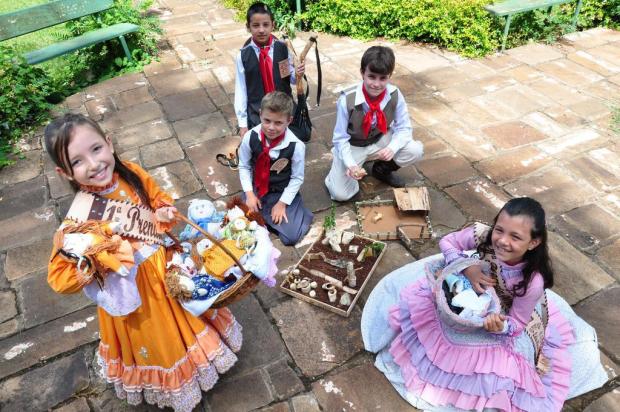 Concurso de brinquedos folclóricos diverte crianças em Passo Fundo Diogo Zanatta/Especial Concurso de brinquedos folclóricos diverte crianças em Passo Fundo Diogo Zanatta/Especial