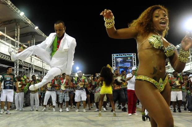 Grande público na prévia dos desfiles do Carnaval Luiz Armando Vaz/Agencia RBS Grande público na prévia dos desfiles do Carnaval Luiz Armando Vaz/Agencia RBS