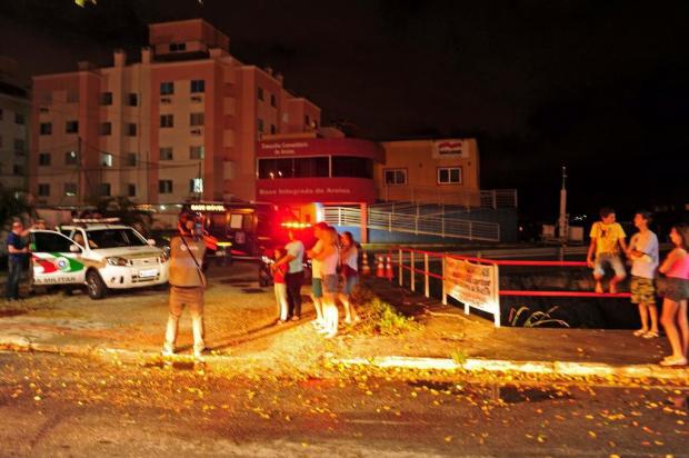 Em resposta a atentados, Estado vai contratar 1,5 mil policiais militares e 300 agentes penitenciários Charles Guerra/Agencia RBS Em resposta a atentados, Estado vai contratar 1,5 mil policiais militares e 300 agentes penitenciários Charles Guerra/Agencia RBS
