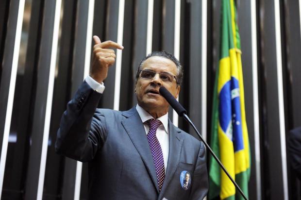 Eleito, Henrique Alves prega independência do Legislativo e se emociona em discurso Luis Macedo/Divulgação,Câmara dos Deputados Eleito, Henrique Alves prega independência do Legislativo e se emociona em discurso Luis Macedo/Divulgação,Câmara dos Deputados