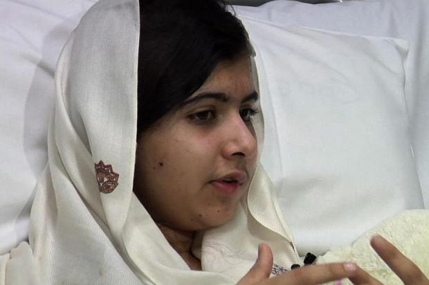 "Deus me deu uma nova vida", diz Malala UNIVERSITY HOSPITALS BIRMINGHAM/AFP "Deus me deu uma nova vida", diz Malala UNIVERSITY HOSPITALS BIRMINGHAM/AFP