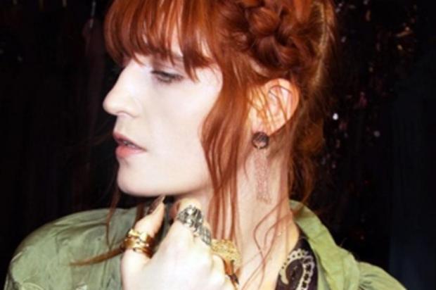 Florence Welch cria coleção de acessórios Reprodução/Reprodução Florence Welch cria coleção de acessórios Reprodução/Reprodução