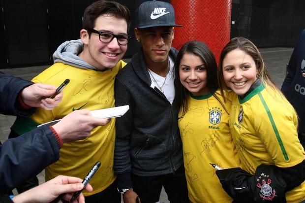 Sem tantas estrelas, Seleção se reúne em Londres para enfrentar a Inglaterra Mowa Press/Divulgação CBF Sem tantas estrelas, Seleção se reúne em Londres para enfrentar a Inglaterra Mowa Press/Divulgação CBF