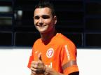 Possível titular para o jogo contra o São José, Gilberto diz não temer gramado sintético Mauro Vieira/Agência RBS/ Possível titular para o jogo contra o São José, Gilberto diz não temer gramado sintético Mauro Vieira/Agência RBS/