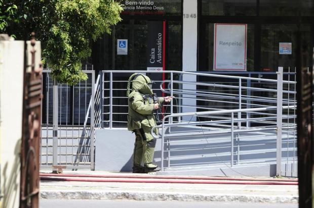 Suspeito de assalto a banco no bairro Menino Deus é preso em Canoas Ronaldo Bernardi/Agencia RBS Suspeito de assalto a banco no bairro Menino Deus é preso em Canoas Ronaldo Bernardi/Agencia RBS