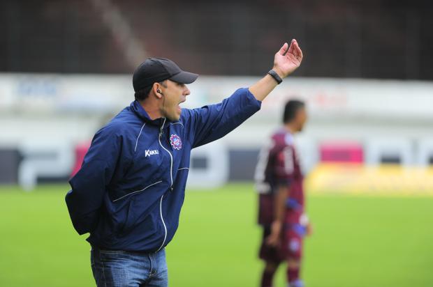 "Quando a gente faz o que está sendo treinado fica bonito", avalia o técnico Picoli após vitória sobre o Esportivo Porthus Junior/Agência RBS