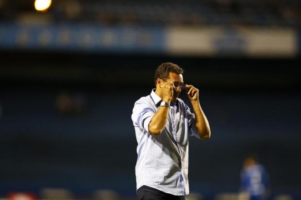 "Ele tinha que sentir de novo o cheiro de campo", afirma Luxemburgo sobre retorno de Bertoglio Ricardo Duarte/Agencia RBS "Ele tinha que sentir de novo o cheiro de campo", afirma Luxemburgo sobre retorno de Bertoglio Ricardo Duarte/Agencia RBS