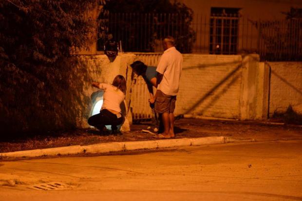 Casa de policial militar é atingida por pelos menos 12 disparos, em Itajaí Marcos Porto/Agencia RBS Casa de policial militar é atingida por pelos menos 12 disparos, em Itajaí Marcos Porto/Agencia RBS