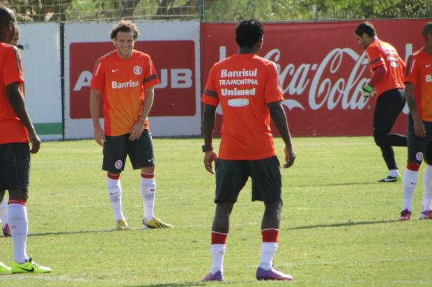 Forlán se atrasa para treino e diz que alagamentos são normais André Baibich/ Agência RBS/