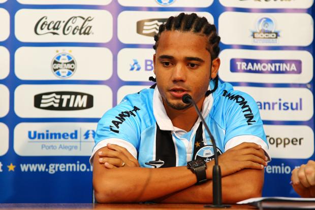 Transferência de Adriano ao Grêmio aparece no BID e jogador está liberado para atuar Lucas Uebel/ Divulgação- Grêmio FBPA/