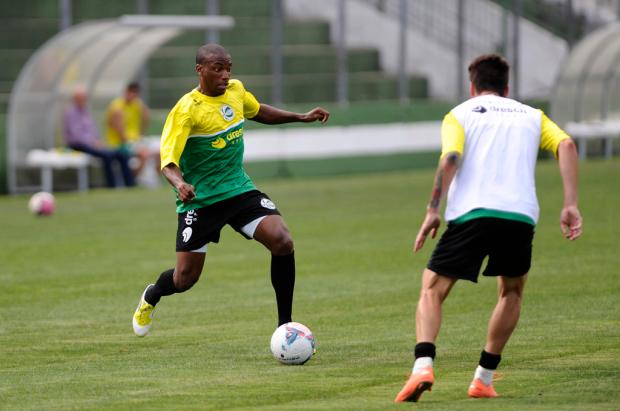 "Não podemos errar, sabemos da qualidade deles" destaca Fabrício, sobre o jogo contra o Grêmio Maicon Damasceno/ "Não podemos errar, sabemos da qualidade deles" destaca Fabrício, sobre o jogo contra o Grêmio Maicon Damasceno/