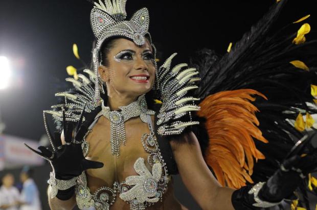 Sete escolas abrem a primeira noite de Carnaval em São Paulo NELSON ANTOINE/FOTOARENA/ESTADÃO CONTEÚDO Sete escolas abrem a primeira noite de Carnaval em São Paulo NELSON ANTOINE/FOTOARENA/ESTADÃO CONTEÚDO