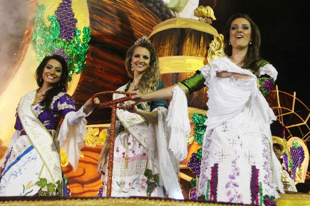 Vai-Vai brinda os vinhos do Brasil em desfile de Carnaval, em São Paulo Marcos Bezerra, Futura Press/Estadão Conteúdo/ Vai-Vai brinda os vinhos do Brasil em desfile de Carnaval, em São Paulo Marcos Bezerra, Futura Press/Estadão Conteúdo/