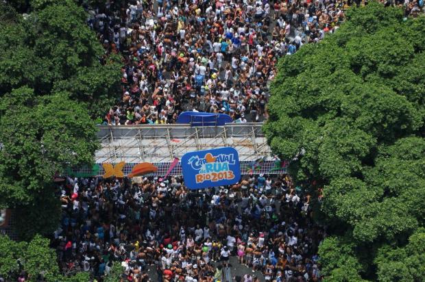 Maior bloco de rua do Rio de Janeiro reúne quase dois milhões de foliões VANDERLEI ALMEIDA/AFP Maior bloco de rua do Rio de Janeiro reúne quase dois milhões de foliões VANDERLEI ALMEIDA/AFP
