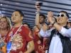 O rapper sul-coreano Psy, autor do megahit Gangnam Style, no desfile de grupos do Rio