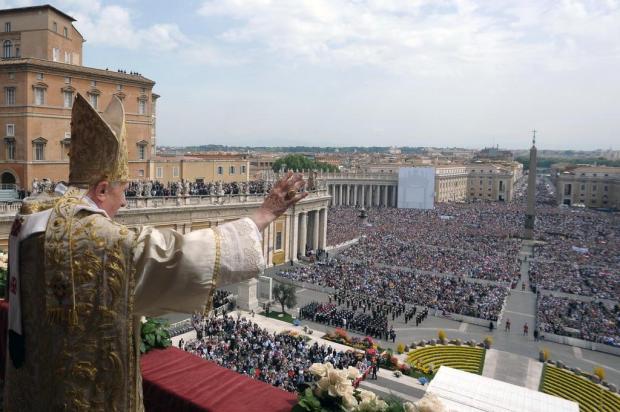 Rodrigo Lopes: "Sempre especulou-se que Bento XVI seria um papa de transição" Observatório Romano/AFP Rodrigo Lopes: "Sempre especulou-se que Bento XVI seria um papa de transição" Observatório Romano/AFP