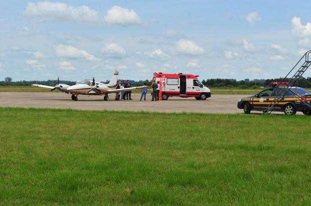 Avião da Brigada Militar transporta vítima do incêndio da Kiss para Porto Alegre Eduardo Ramos/Especial Avião da Brigada Militar transporta vítima do incêndio da Kiss para Porto Alegre Eduardo Ramos/Especial
