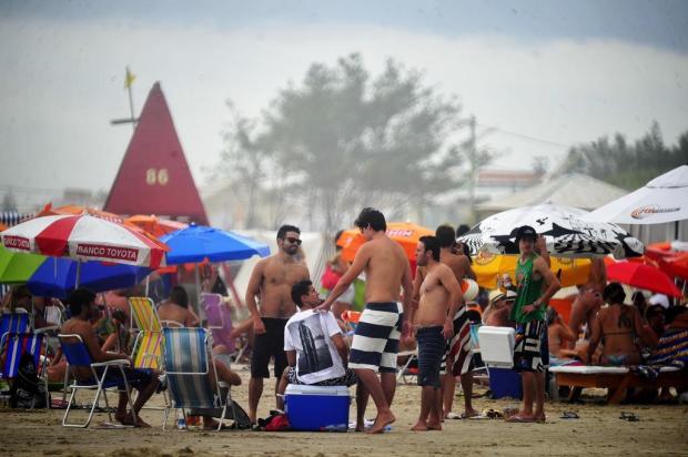 Sol, nuvens e chuva se alternam no Litoral Norte Félix Zucco/Agencia RBS Sol, nuvens e chuva se alternam no Litoral Norte Félix Zucco/Agencia RBS