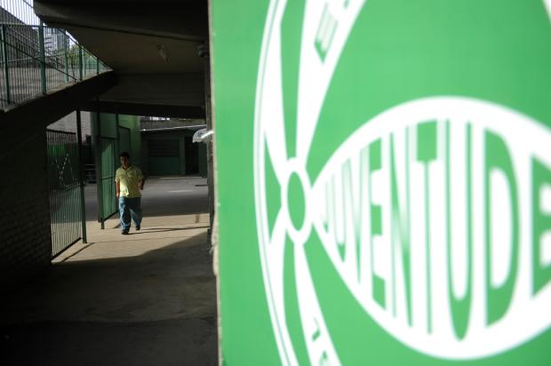 Juventude pode fechar até quarta-feira com dois patrocinadores para o restante de 2013 Jonas Ramos, Banco de Dados, Especial/