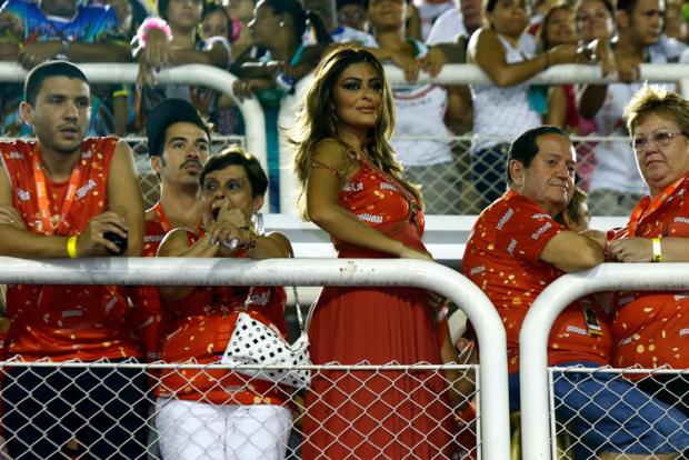 Ciumenta, Juliana Paes briga com o marido no Carnaval do Rio Roberto Filho/ Ciumenta, Juliana Paes briga com o marido no Carnaval do Rio Roberto Filho/