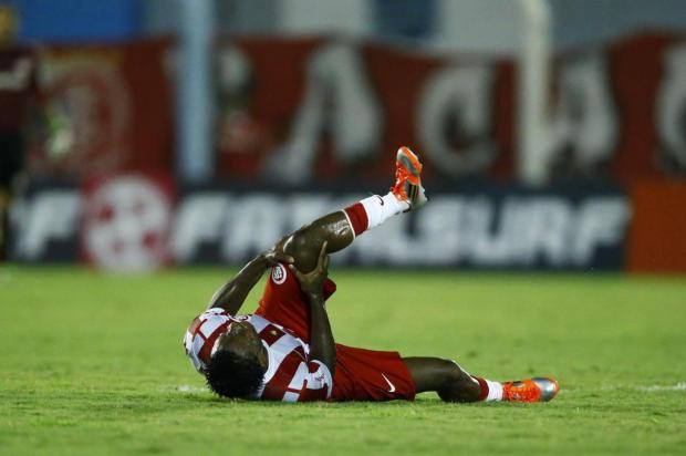 Com lesão no ligamento do joelho esquerdo, Willians para por até um mês Ricardo Duarte/Agencia RBS