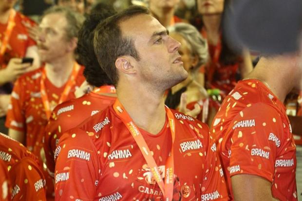 Roger Flores, marido de Deborah Secco, diz que tem caso com amiga de Fernanda Vasconcellos AGNEWS/ Divulgação/ Roger Flores, marido de Deborah Secco, diz que tem caso com amiga de Fernanda Vasconcellos AGNEWS/ Divulgação/