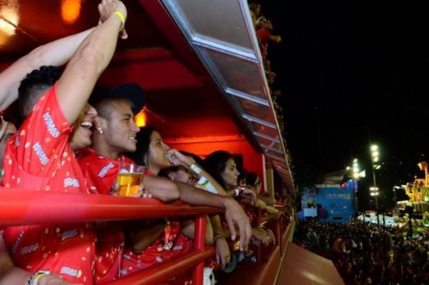 Bruna Marquezine e Neymar assumem namoro durante o Carnaval do Rio AgNews/AgNews Bruna Marquezine e Neymar assumem namoro durante o Carnaval do Rio AgNews/AgNews