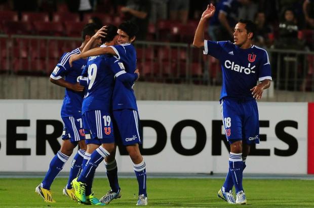 Emelec e Universidad de Chile estreiam com vitória na fase de grupos Claudio SANTANA/AFP Emelec e Universidad de Chile estreiam com vitória na fase de grupos Claudio SANTANA/AFP