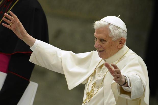 Bento XVI aparece em público pela primeira vez após anunciar renúncia Filippo Monteforte/AFP