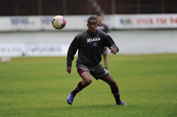 Técnico Picoli terá quatro desfalques para a partida decisiva do próximo domingo Maicon Damasceno /Agência RBS Técnico Picoli terá quatro desfalques para a partida decisiva do próximo domingo Maicon Damasceno /Agência RBS