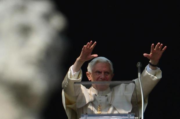 Prestes a renunciar, papa Bento XVI convoca fiéis à renovação perante Deus GABRIEL BOUYS/AFP Prestes a renunciar, papa Bento XVI convoca fiéis à renovação perante Deus GABRIEL BOUYS/AFP
