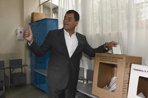 Equatorianos vão às urnas para eleger presidente RODRIGO BUENDIA/AFP POOL