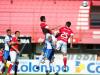 Enquanto o Inter, tentava cadenciar, trocar passes, o Cruzeiro saía ao ataque com maior velocidade